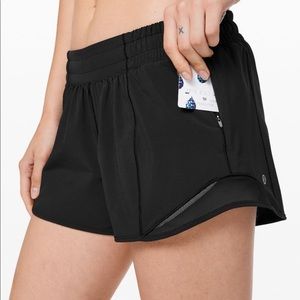 Lululemon black hotty hot 4’ shorts SIZE 2 long